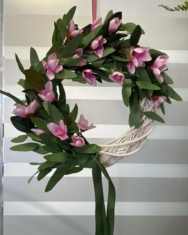 Wianek z delikatną magnolią